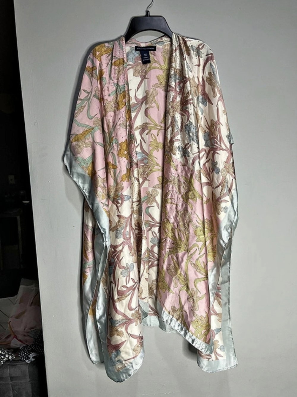 Adrienne Vittadini Floral Kimono in Pink & White Like With Embellishments